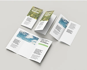 Flyer mit Wickelfalz in vier verschiedenen Stufen gefaltet